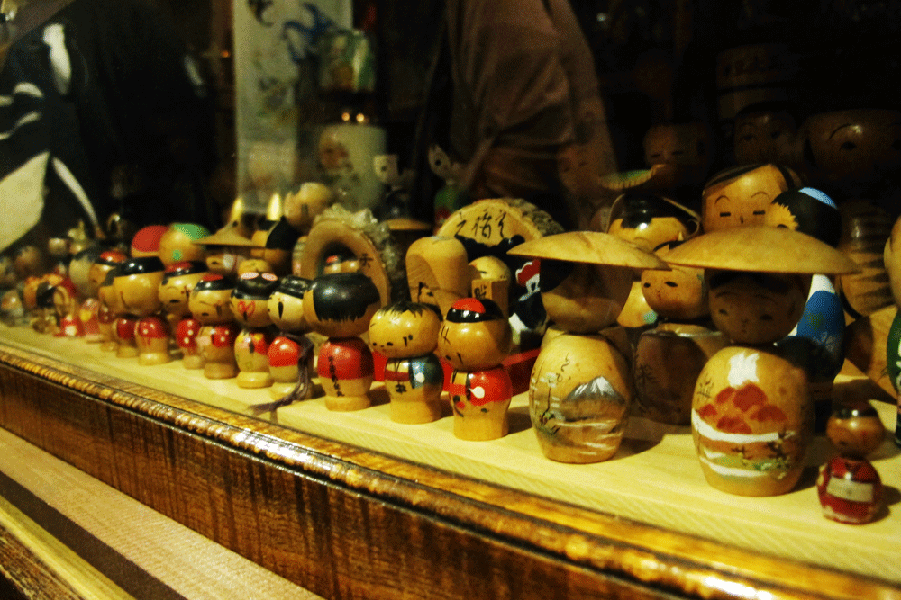 Kokeshi (traditional wooden dolls)